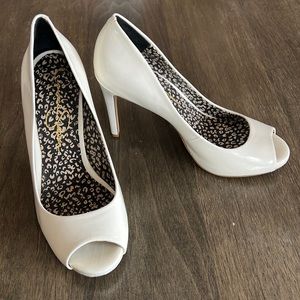 Jessica Simpson Peep Toe Pumps - White Patent Leather - Size 9 - Never Worn